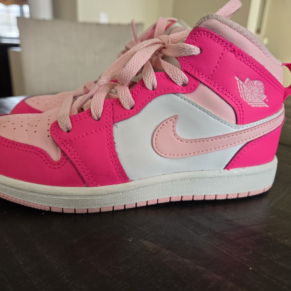 Nike Kids Hot Pink and Light Pink Sneakers